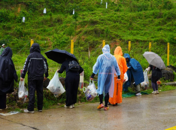 雨中净山，守护妙高：云南Xi游纪户外俱乐部公益行动点亮山野